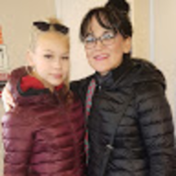 Meet your Posher, Pewi - Picture 1 of 1